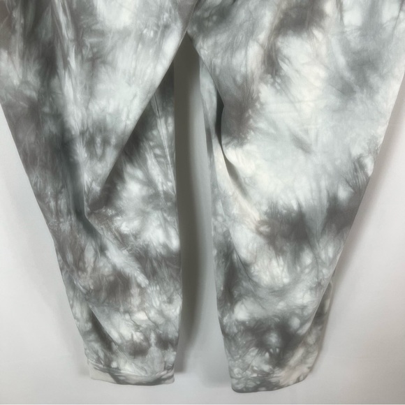 Torrid Relaxed Fit Jogger Challis Mid Rise Pant Tie Dye Gray size:1  Gray - Picture 12 of 14
